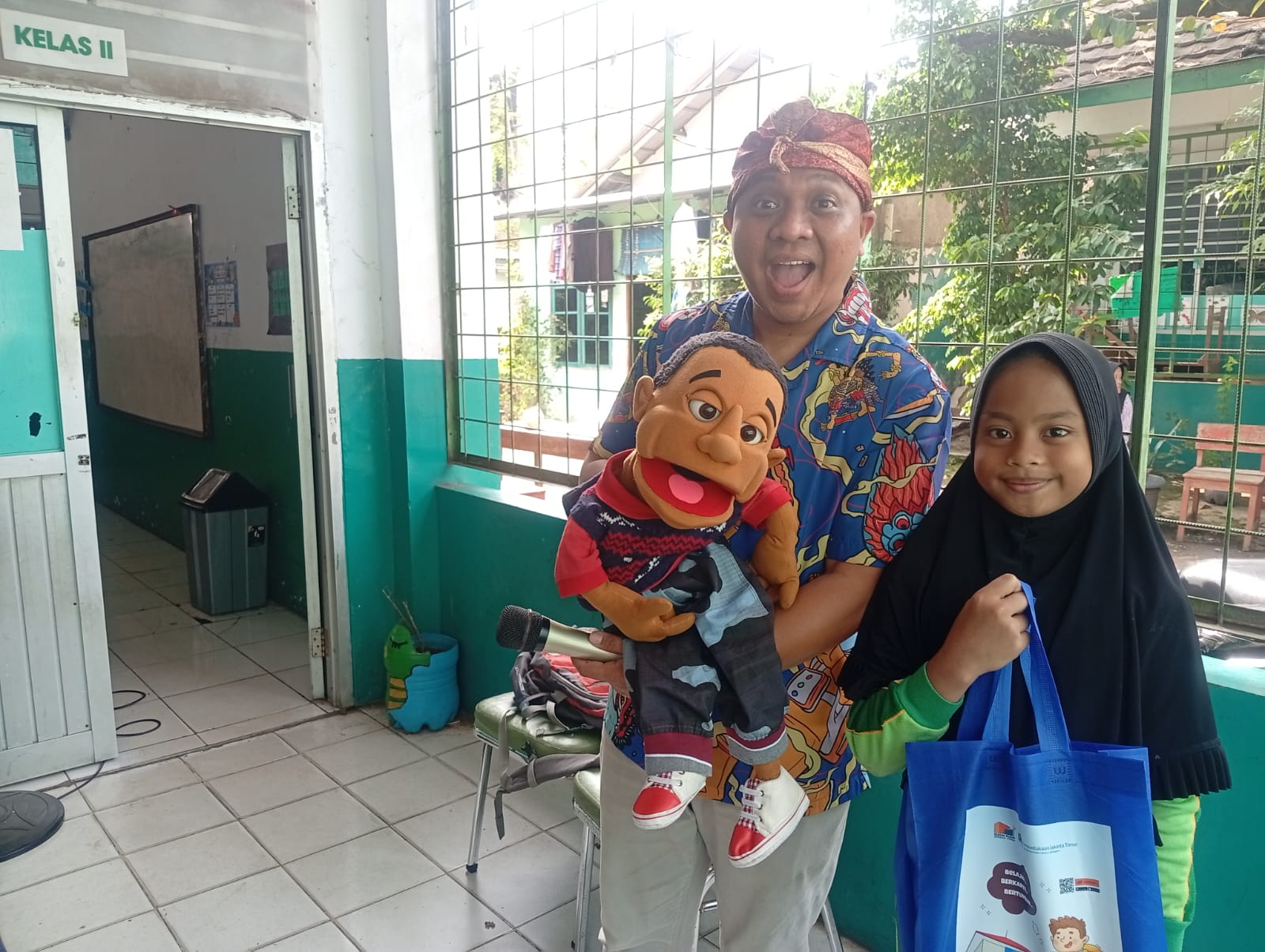 Wisata LiterAsyik Ke SDI Cililitan II